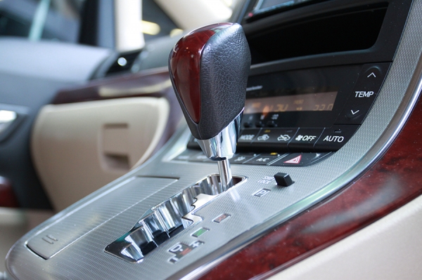 TOYOTA ALPHARD V 2.4 VAN