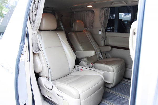 TOYOTA ALPHARD V 2.4 VAN