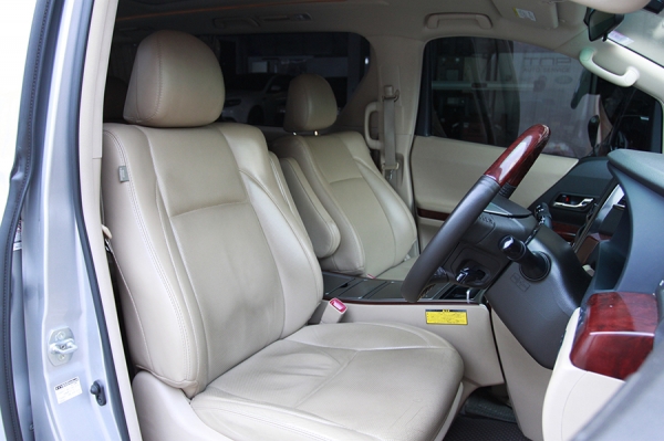 TOYOTA ALPHARD V 2.4 VAN