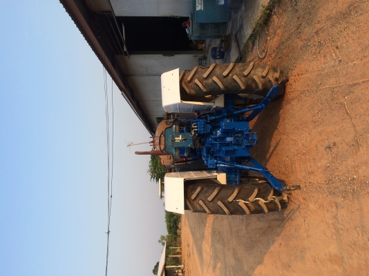 ขายรถไถฟอร์ดพร้อมใบตัก ขายรถไถฟอร์ดพร้อมใบตัก