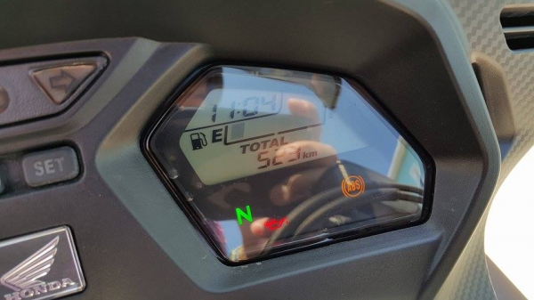 cbr650 วิ่ง 500 กิโลแท้ จอดมากกว่าขี่ ราคาคุ้มๆ ต่อรองได้ครับ