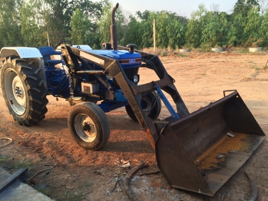 ขายรถไถฟอทร์พร้อมใบตัก    ลงขายใหม่ลดได้