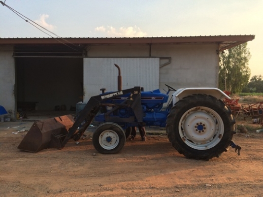 ขายรถไถฟอทร์พร้อมใบตัก    ลงขายใหม่ลดได้