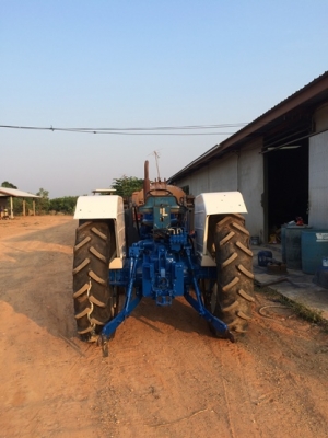 ขายรถไถฟอทร์พร้อมใบตัก    ลงขายใหม่ลดได้