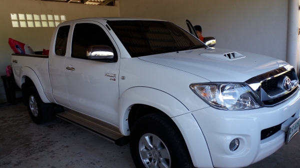 ขายรถ วีโก้ แคป โฟร์วิล ตัวยกสูง เครื่อง 2500 สีขาว ราคา 500000 บาท ปี 2511