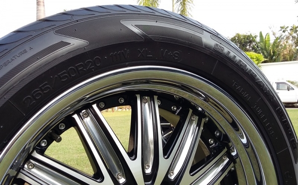 ล้อ,20 6รู งามๆ พร้อมยาง 265-50-20 ดอกหนาๆ ชุดละ 19,500 ล้อ,20 6รู งามๆ พร้อมยาง 265-50-20 ดอกหนาๆ ชุดละ 19,500