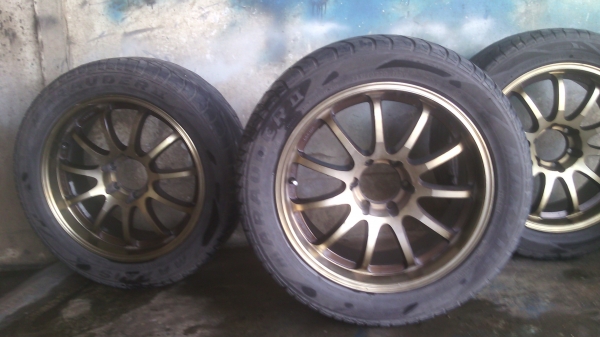 ขายล้อเม็ก  ขอบ20  พร้อมยางสภาพดี 6รู เดิม  ใส่วีโก้อยู่