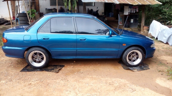 ขาย lencer 1.5 กระจกไฟฟ้า เซ็นทัลล๊อก คาบู ภาษี59 เอกสารครบ สีสวย แอร์เย็น ช่วงล่างต้องเก็บนิดหน่อย รถอยู่น่าน กองร้อยตชด324 ขายราคา39,000 บาทได้ล้อแม็กสีดำขอบ14 หรือราคา49,000 ได้แม็กสีเงินขอบ15กว้าง8"off20/สนใจโทร0882520025