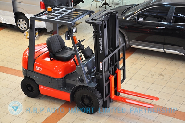 ขายรถโฟล์คลิฟท์มือสอง TOYOTA รุ่น 6FD20-31021 ราคา 295,000 บาท นำเข้าจากประเทศญี่ปุ่น 100\% ไม่เคยใช้งานในไทย