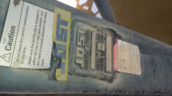 ขาย หางราก เทเลอร์ รถบรรทุกน้ำ ส่ากระทิงแดง 3เพลา ยาว 12 เมตร บรรจุน้ำได้ 34000 ลิตร มีเล่มทะเบียนพร้อม ราคา 300000 บาท