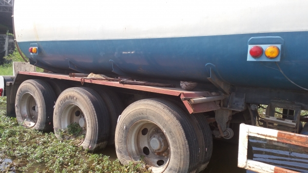 ขาย หางราก เทเลอร์ รถบรรทุกน้ำ ส่ากระทิงแดง 3เพลา ยาว 12 เมตร บรรจุน้ำได้ 34000 ลิตร มีเล่มทะเบียนพร้อม ราคา 300000 บาท