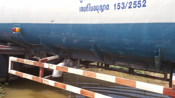 ขาย หางราก เทเลอร์ รถบรรทุกน้ำ ส่ากระทิงแดง 3เพลา ยาว 12 เมตร บรรจุน้ำได้ 34000 ลิตร มีเล่มทะเบียนพร้อม ราคา 300000 บาท