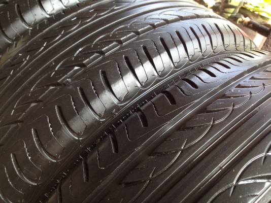 ยางGOODYEAR 205 60R16 ลงพื้นปลายปี2014 สภาพสวยมากๆไร้ที่ติ ดอกเยอะมากๆ