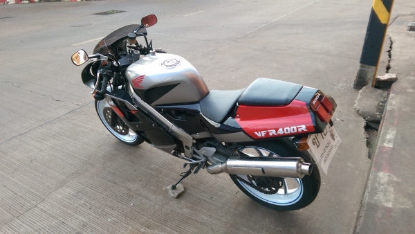 ขายคับ HONDA VFR400 NC30 ปี92 วางเครื่องRVF NC35 ทะเบียนแท้พร้อมโอนไม่ขาดต่อ แฟริ่งเดิมๆ สีสวย ยางหน้าหลังโซ่สเตอเต็ม สวยๆ คับ ราคา 79500 บาท ส่งได้ทั่วไทยคับ สนใจติดต่อ 081-0578282 FACEBOOK ชาญณรงค์ ป๊อป ชัยอมฤต ไอดีไลน์ POPBIGBIKESAKON คับ สนใจรถสวย ถูก
