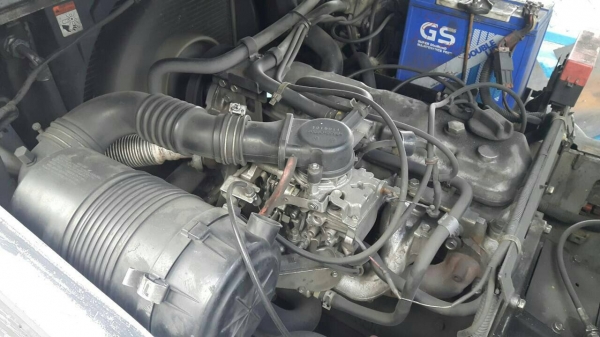 รถยกนิสสันรุ่นใหม่ น้ำหนักยก 1.5 ตัน เสาสูง 3 เมตร เครื่องเบนซินติดแก๊สเรียบร้อย รถ 3 ปี เกียร์ออโต้