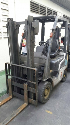 รถยกนิสสันรุ่นใหม่ น้ำหนักยก 1.5 ตัน เสาสูง 3 เมตร เครื่องเบนซินติดแก๊สเรียบร้อย รถ 3 ปี เกียร์ออโต้