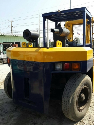 ฝากขายครับ รถยกโคมัสสึรุ่น 5 น้ำหนักยก 10 ตัน เสาสูง 3 เมตร เคร่ื่องดีเซล เกียร์ออโต้