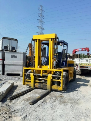 ฝากขายครับ รถยกโคมัสสึรุ่น 5 น้ำหนักยก 10 ตัน เสาสูง 3 เมตร เคร่ื่องดีเซล เกียร์ออโต้