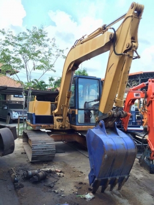 Komatsu pc60-5 เก่านอกไม่เคยใช้งานในไทย สภาพดีพร้อมใช้งาน