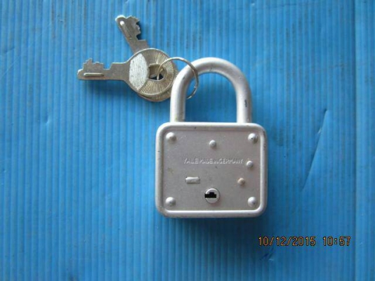 ขายแม่กุญแจYALE Made in Germany. งานเก่าๆขนาด45 mm.