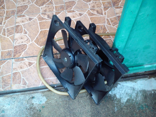 พัดลมหม้อน้ำ เผื่อของรถรุ่นไหนใช้มอเตอร์ทรงแบบนี้