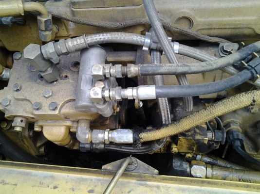 รถเกรดกำลังจะเข้าไทยนะคะ CAT 140H ‪#&lrm;2ZK05847‬ 17,900/2001yr สนใจติดต่อ ใหม่ 061-4194022