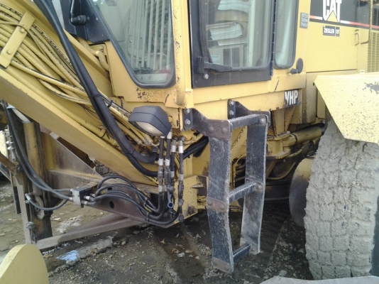 รถเกรดกำลังจะเข้าไทยนะคะ CAT 140H ‪#&lrm;2ZK05847‬ 17,900/2001yr สนใจติดต่อ ใหม่ 061-4194022