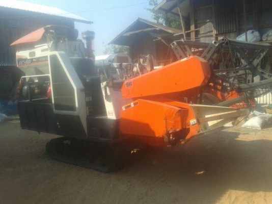 ขายด่วนครับ รถเกี่ยวข้าว DC 60 ปี 55 รุ่นสุดท้ายปี 55 นิ้วสปริงของ DC 60 ครับ ชั่วโมงน้อยเพียง 1,3xx เอาไปมีแต่กำไรรถพร้อมใช้ครับ สภาพดีครับ ราคา 335,000 บาทครับ รถสวยรับรองเลยครับ โทร 080-5532793 จ.มหาสารคาม