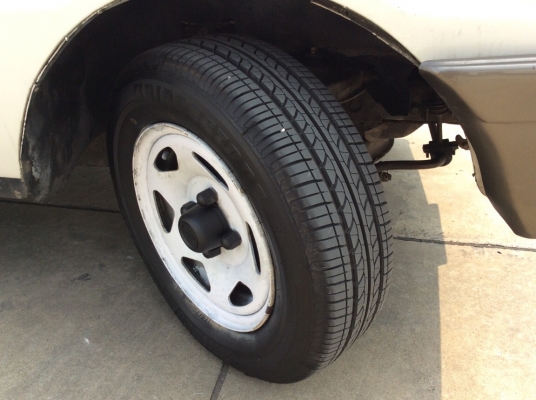 ขายรถกระบะ มาสด้า แฟมมิเลีย มือเดียว ปี90 เครื่อง 1.3 เกียร์ธรรมดา4เกียร์ ภายในเดิมๆสวยสะอาดแอร์หน้า-หลังเย็นฉ่ำ ลอนกระบะหลังสวยมากหลังคาพร้อม ตัวถังเดิมๆไม่มีชนสีบางเดิมทั้งคัน คัสซีดี ยางใหม่ๆ5เส้น เครื่องดีช่วงล่างดี รถพร้อมใช้ มือเดียวป้ายแดง ภาษี59 ร