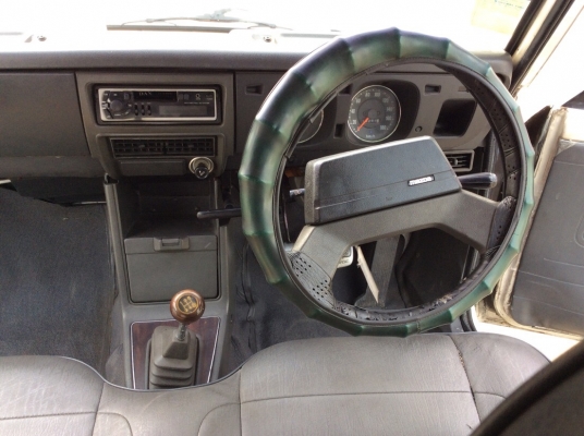 ขายรถกระบะ มาสด้า แฟมมิเลีย มือเดียว ปี90 เครื่อง 1.3 เกียร์ธรรมดา4เกียร์ ภายในเดิมๆสวยสะอาดแอร์หน้า-หลังเย็นฉ่ำ ลอนกระบะหลังสวยมากหลังคาพร้อม ตัวถังเดิมๆไม่มีชนสีบางเดิมทั้งคัน คัสซีดี ยางใหม่ๆ5เส้น เครื่องดีช่วงล่างดี รถพร้อมใช้ มือเดียวป้ายแดง ภาษี59 ร