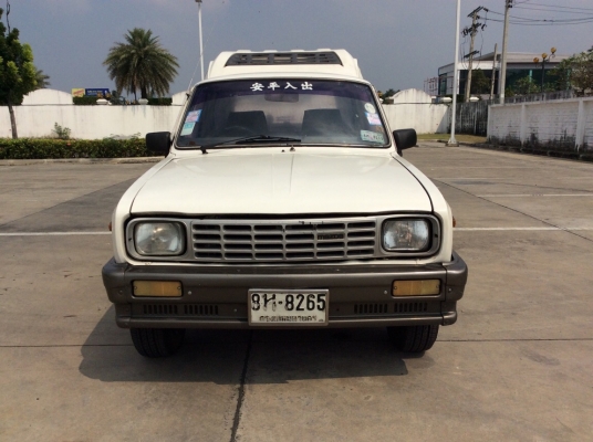 ขายรถกระบะ มาสด้า แฟมมิเลีย มือเดียว ปี90 เครื่อง 1.3 เกียร์ธรรมดา4เกียร์ ภายในเดิมๆสวยสะอาดแอร์หน้า-หลังเย็นฉ่ำ ลอนกระบะหลังสวยมากหลังคาพร้อม ตัวถังเดิมๆไม่มีชนสีบางเดิมทั้งคัน คัสซีดี ยางใหม่ๆ5เส้น เครื่องดีช่วงล่างดี รถพร้อมใช้ มือเดียวป้ายแดง ภาษี59 ร