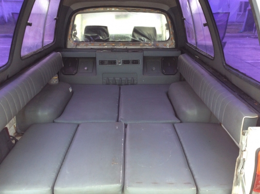 ขายรถกระบะ มาสด้า แฟมมิเลีย มือเดียว ปี90 เครื่อง 1.3 เกียร์ธรรมดา4เกียร์ ภายในเดิมๆสวยสะอาดแอร์หน้า-หลังเย็นฉ่ำ ลอนกระบะหลังสวยมากหลังคาพร้อม ตัวถังเดิมๆไม่มีชนสีบางเดิมทั้งคัน คัสซีดี ยางใหม่ๆ5เส้น เครื่องดีช่วงล่างดี รถพร้อมใช้ มือเดียวป้ายแดง ภาษี59 ร