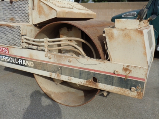 Ingersoll Rand DD90 ปี1996 5,383ชม.จากUSAถึงไทยเร็วๆนี้ครับ Ingersoll Rand DD90 ปี1996 5,383ชม.จากUSAถึงไทยเร็วๆนี้ครับ