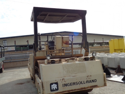 Ingersoll Rand DD90 ปี1996 5,383ชม.จากUSAถึงไทยเร็วๆนี้ครับ Ingersoll Rand DD90 ปี1996 5,383ชม.จากUSAถึงไทยเร็วๆนี้ครับ