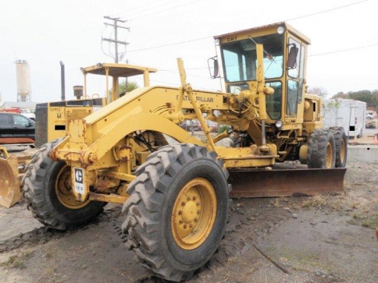 12G #61M10225 5,812ชม. ปี1983  "Mid Mount Scarifier" จากUSAถึงไทยเร็วๆนี้ครับ