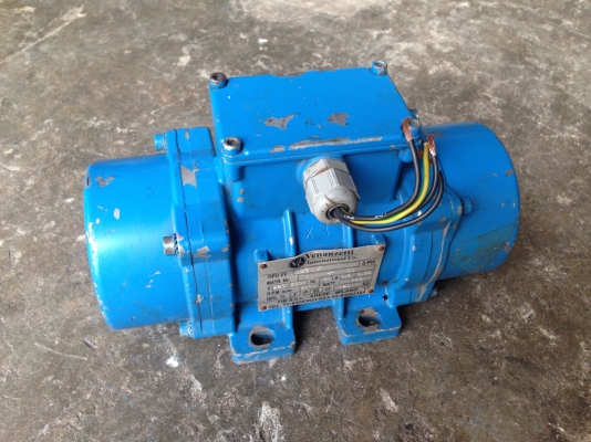 ขายมอเตอร์เขย่า-สั่น Venanzetti made in Italy ขนาด 1/4HP. 380V สภาพสวยเดิมๆ วิ่งนิ่ม พร้อมใช้งาน