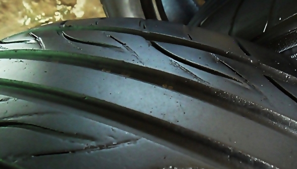 ยางขอบ17 ขนาด225-55-R17ลงพื้นปลายปี14 ( 5เส้น 2,600)งดต่อนะ ยางขอบ17 ขนาด225-55-R17ลงพื้นปลายปี14 ( 5เส้น 2,600)งดต่อนะ