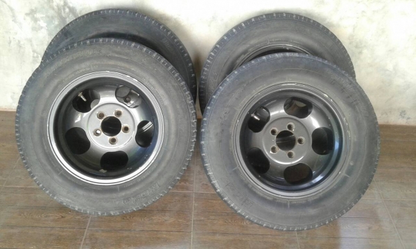 แม็ก กะบะ ออฟลึก ๆ ขอบ 15 5 รู 114 พร้อมยางบริดสโตนดอกเต็ม ๆ