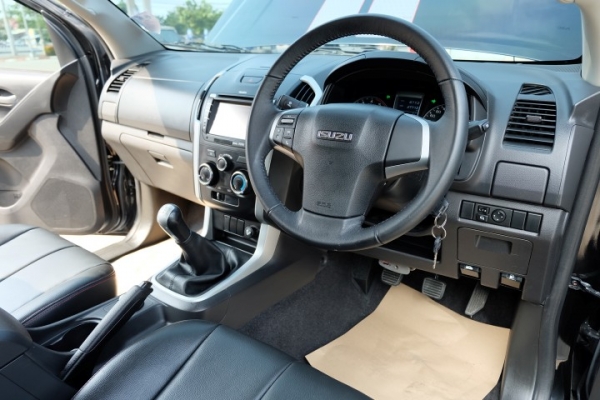 ISUZU DMAX V-CROSS ขับ4x4 ตัวTOPสุด