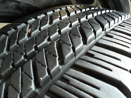 ยางกระบะสูงขอบ17 บริดสโตน265-65-R17 ลงพื้นปลายปี12 (4เส้น3,600) ยางกระบะสูงขอบ17 บริดสโตน265-65-R17 ลงพื้นปลายปี12 (4เส้น3,600)