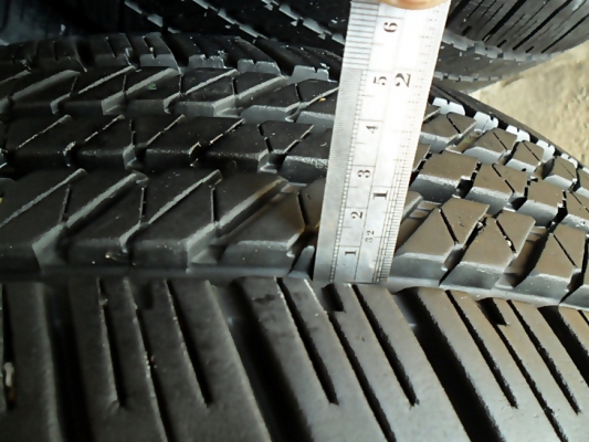 ยางกระบะสูงขอบ17 บริดสโตน265-65-R17 ลงพื้นปลายปี12 (4เส้น3,600) ยางกระบะสูงขอบ17 บริดสโตน265-65-R17 ลงพื้นปลายปี12 (4เส้น3,600)