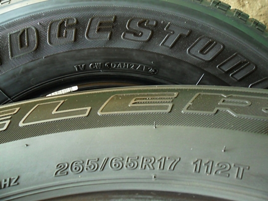 ยางกระบะสูงขอบ17 บริดสโตน265-65-R17 ลงพื้นปลายปี12 (4เส้น3,600) ยางกระบะสูงขอบ17 บริดสโตน265-65-R17 ลงพื้นปลายปี12 (4เส้น3,600)