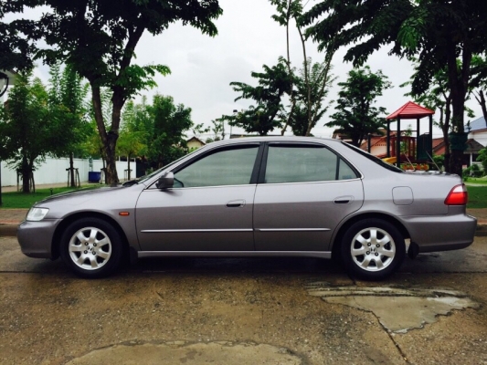 Honda Accord ปี 02 สภาพสวยเดิมๆ เจ้าของขายเองค่ะ
