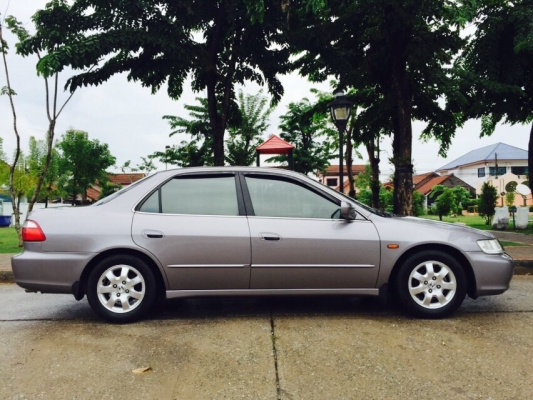 Honda Accord ปี 02 สภาพสวยเดิมๆ เจ้าของขายเองค่ะ
