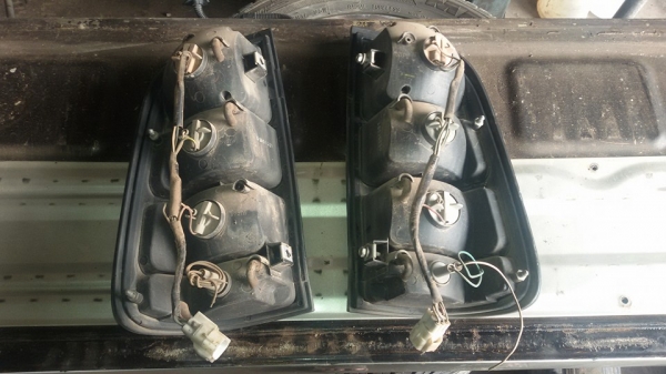 ขายไฟท้ายแต่งVigoราคา 2000 โทร0805669540 ขายไฟท้ายแต่งVigoราคา 2000 โทร0805669540