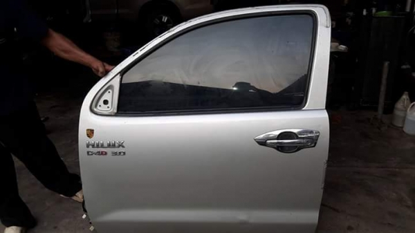 ขายประตูVigoอุปกรณ์ครบๆ  9000 โทร 0805669540