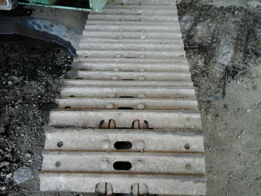 ขายใบแทรค KOBELCO 100MACK5 เก่านอกยังไม่ใด้ใช้ -ยังไม่ใด้ถอดอกกจากรถใบ50ร