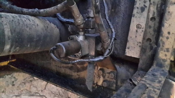 ขายด่วน แม็คโคร KOMATSU PC200-6สภาพพร้อมใช้งาน เครื่องเดิมปั้มเดิม โซ่ช่วงล่างพร้อมใช้งาน เอวแน่น เอกสารเล่มทะเบียน ไฟฟ้าตัดครับ