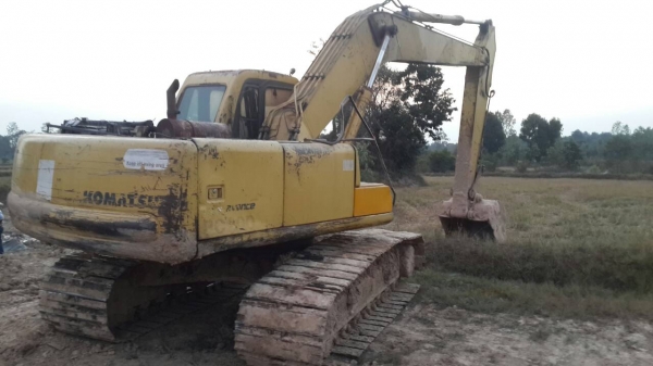 ขายด่วน แม็คโคร KOMATSU PC200-6สภาพพร้อมใช้งาน เครื่องเดิมปั้มเดิม โซ่ช่วงล่างพร้อมใช้งาน เอวแน่น เอกสารเล่มทะเบียน ไฟฟ้าตัดครับ