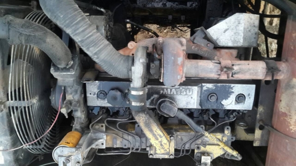 ขายด่วน แม็คโคร KOMATSU PC200-6สภาพพร้อมใช้งาน เครื่องเดิมปั้มเดิม โซ่ช่วงล่างพร้อมใช้งาน เอวแน่น เอกสารเล่มทะเบียน ไฟฟ้าตัดครับ